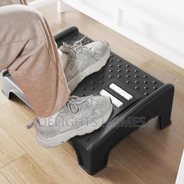 Ergonomic Nonskid Foot Rest_hg