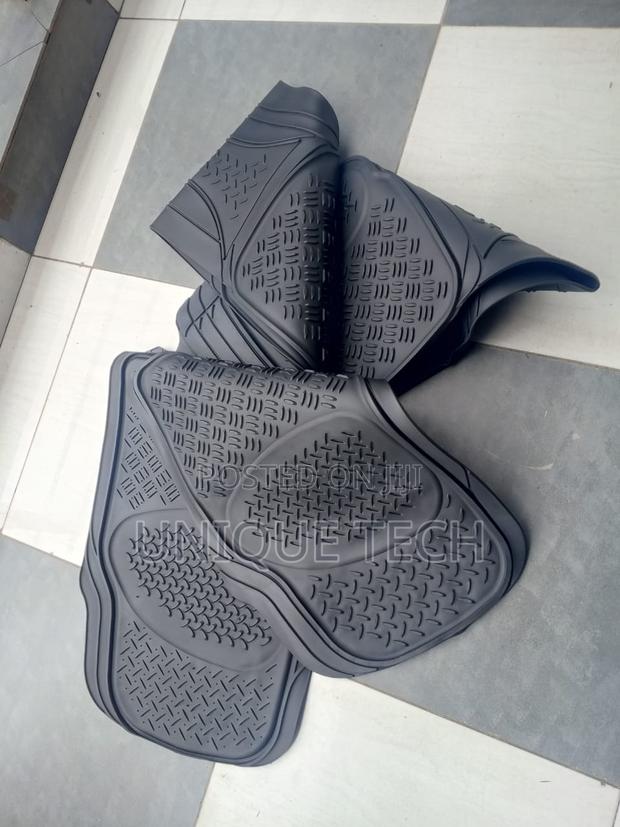 7 Seater Rubber Black Mats