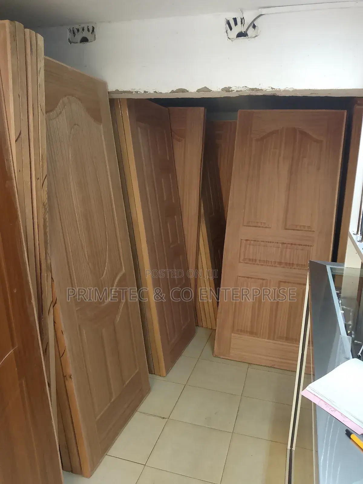 Flash Doors Semi Solid. Standard and Customized
