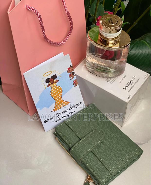 Mother's Day Gift Pack With Perfume - main view