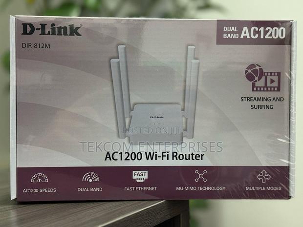 D-Link Dir-812m Ac1200 Dual Band Wi-Fi Router - main view
