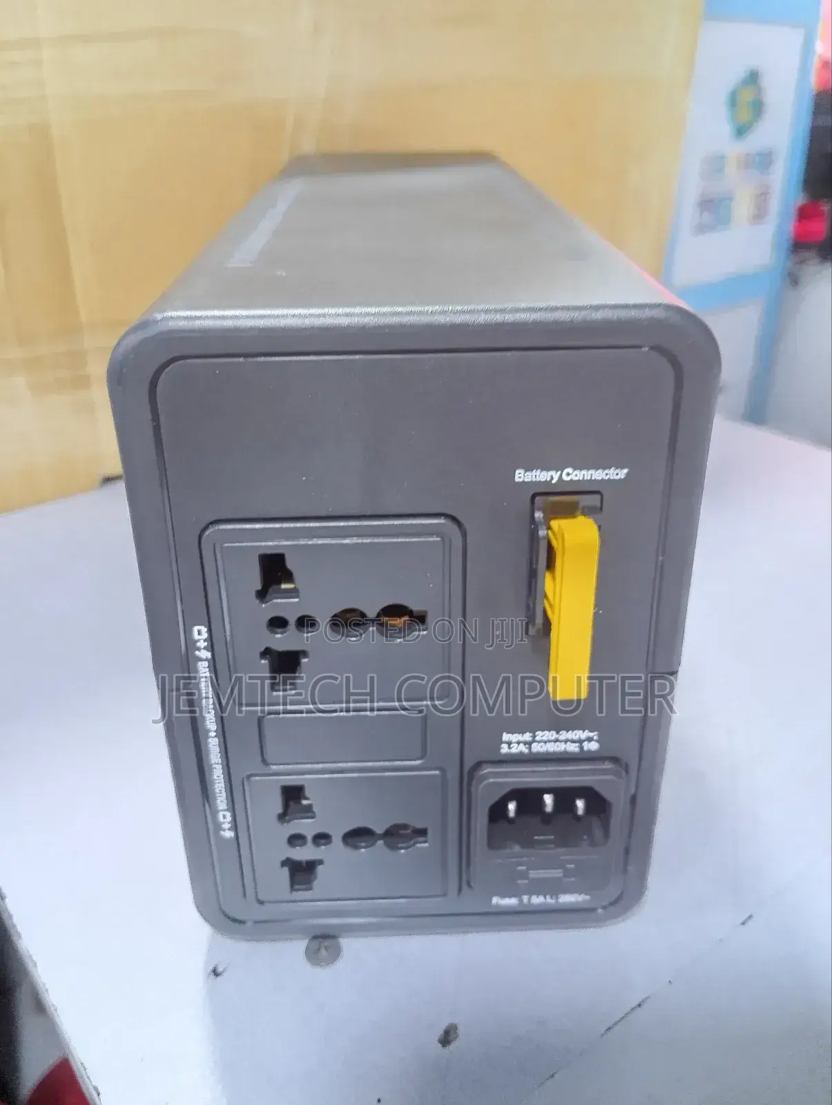 Apc Easy Ups BVX 700va, 230v, Avr, Usb Charging,Universal So
