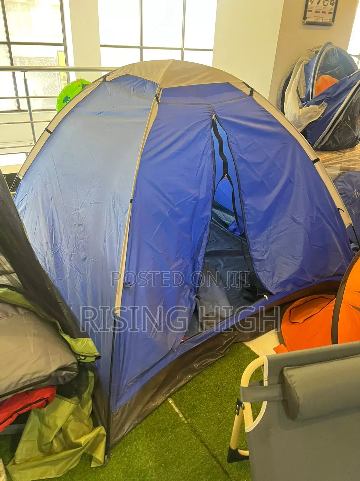 Spacious 4 People Camping Tent - Easy Set-Up