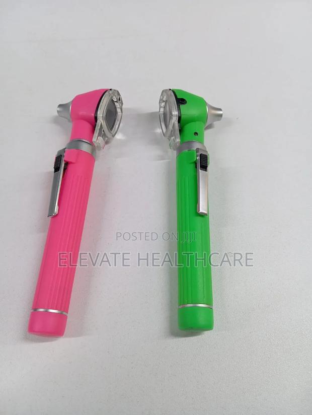 An Otoscope - main view