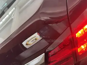 Toyota Premio 2018 Red