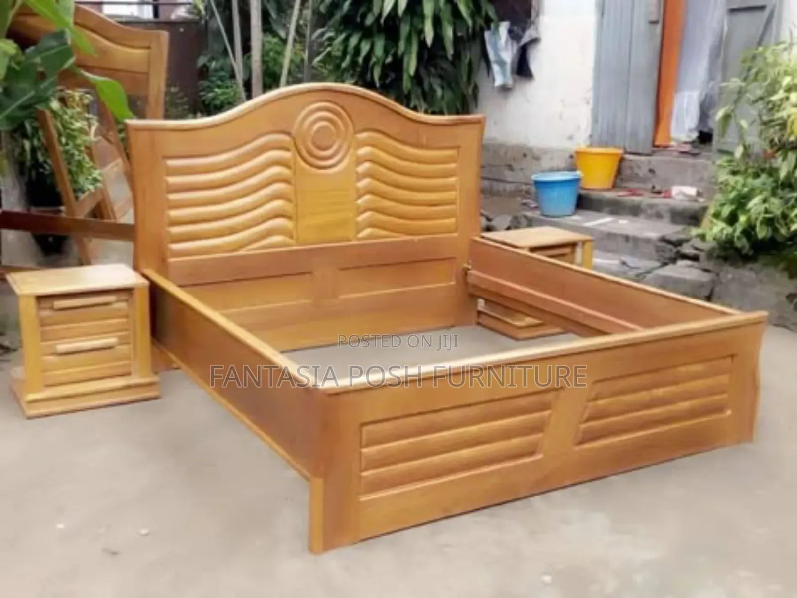 Modern 5*6 Bed + Tables - Bright Stylish