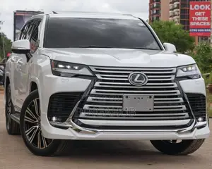 Lexus LX 600 2022 White