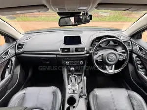 Mazda Axela 2018 Brown