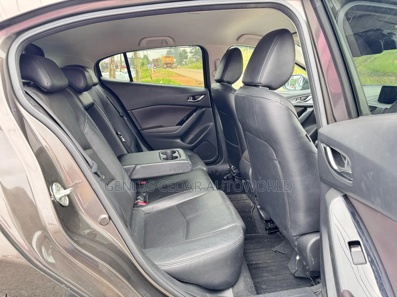 Mazda Axela 2018 Brown