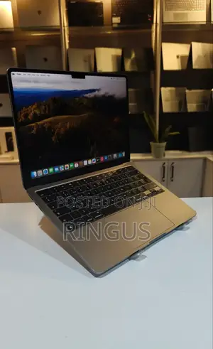 Laptop Apple MacBook Air 2022 M2 8GB Apple M2 SSD 512GB