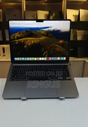 Laptop Apple MacBook Air 2022 M2 8GB Apple M2 SSD 512GB