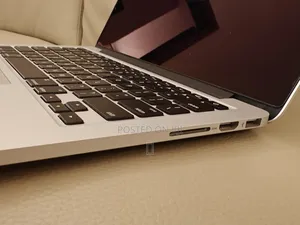 New Laptop Apple MacBook Pro 8GB Intel Core i5 SSD 256GB