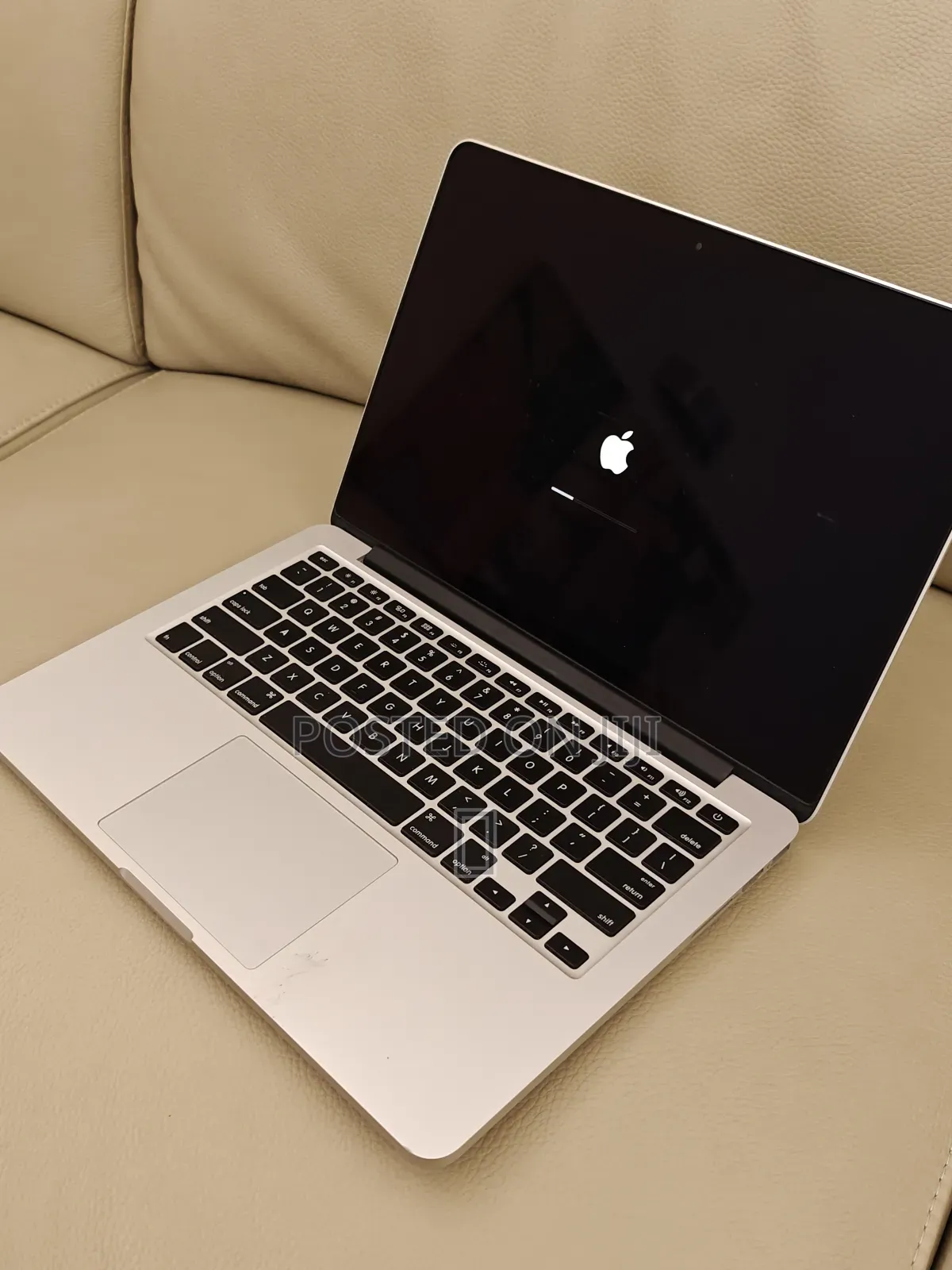 New Laptop Apple MacBook Pro 8GB Intel Core i5 SSD 256GB