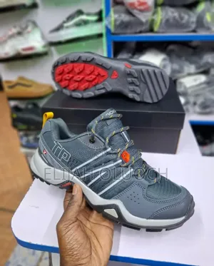 Vigo Sport Shoes
Sizes 40-45