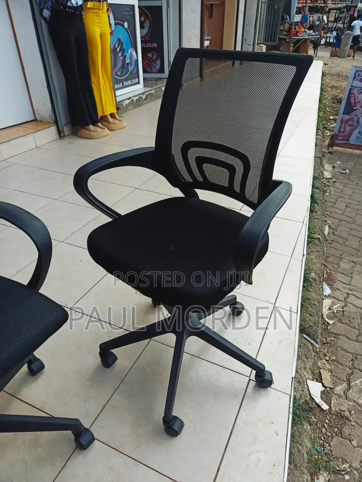 Black Adjustable Mesh Chair