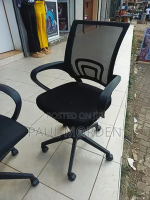Black Adjustable Mesh Chair