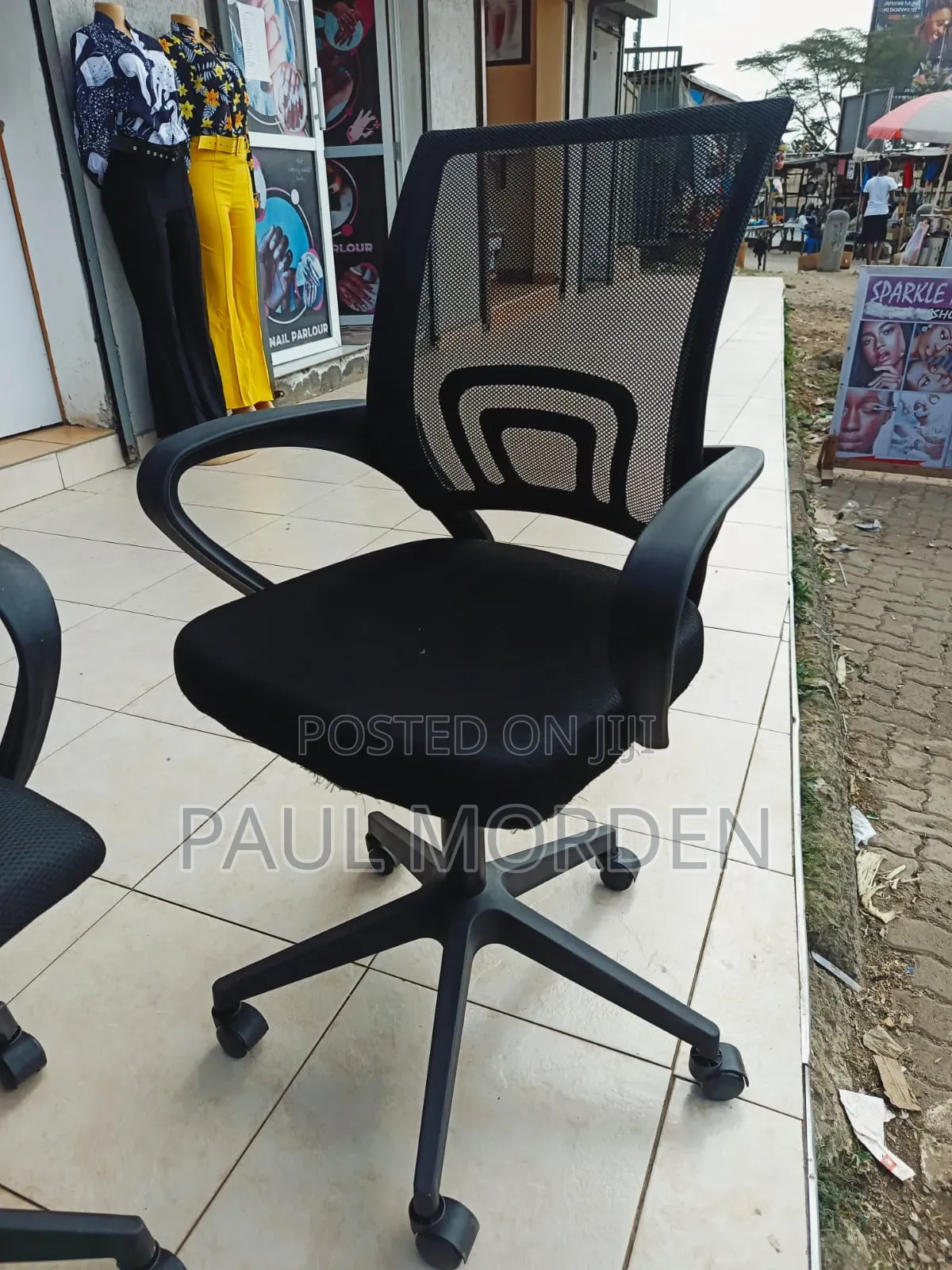 Black Adjustable Mesh Chair