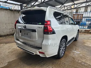 Toyota Land Cruiser Prado 2.8 2020 White