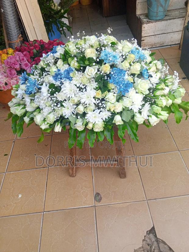 Funeral Flower Arrangements - thumbnail 15