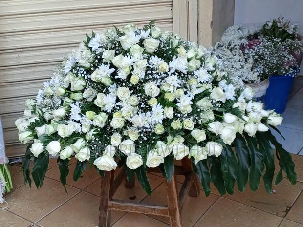 Funeral Flower Arrangements - thumbnail 16