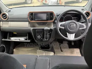 Toyota Passo 1.0 FWD 2019 Green