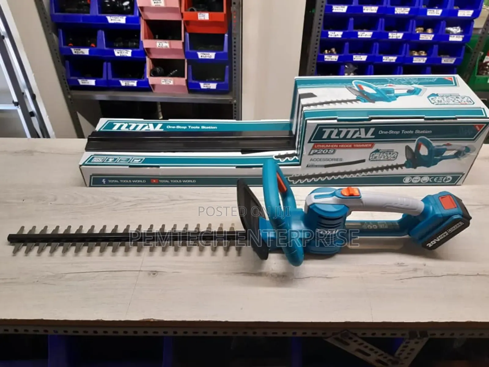 Total Thtli20018 20v 450mm Battery Hedge Trimmer