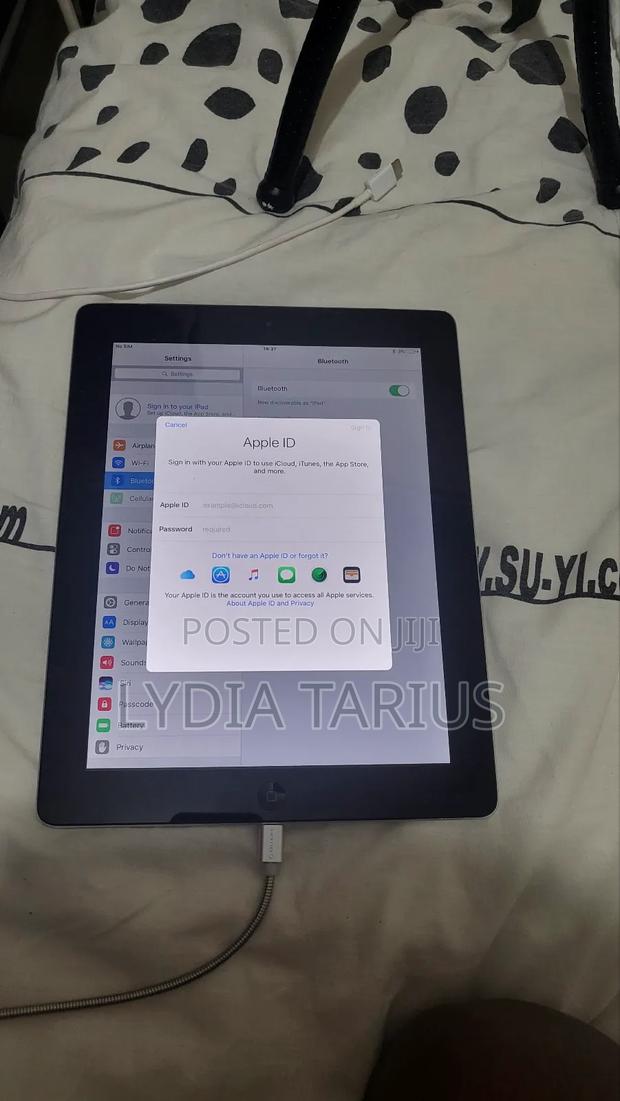 Apple iPad 4 Wi-Fi + Cellular 32 GB Silver - main view