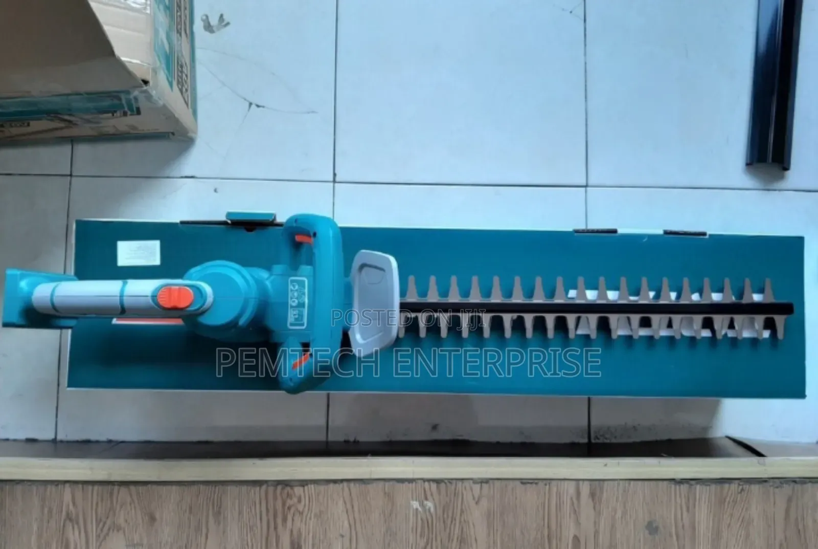 Total Fence Trimmer