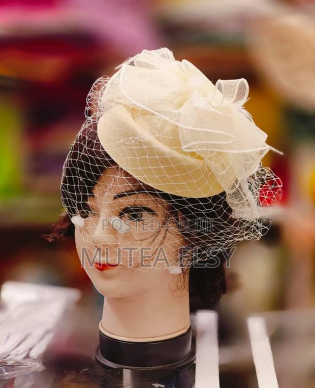 Cream Yellow Mini Fascinators - thumbnail 2