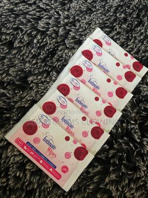 Intimate Wet Wipes - thumbnail 2
