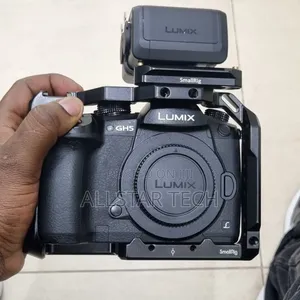 Panasonic Lumix Gh5 Mirrorless Camera (Body Only)