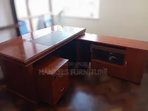 1.6m Hr Officer Desk