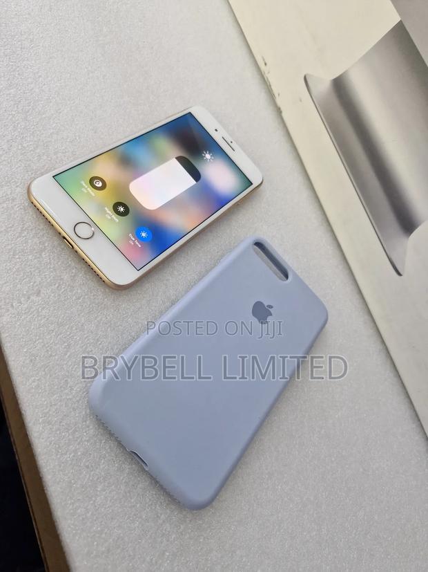 Apple iPhone 8 Plus 128 GB Gold - thumbnail 4