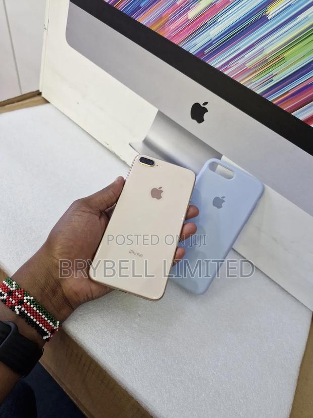 Apple iPhone 8 Plus 128 GB Gold - main view