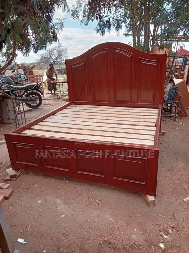 Royal Mahogany High-Back Bed - main view