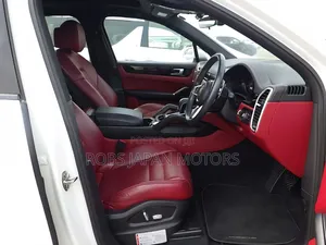 Porsche Cayenne Base AWD 2019 White