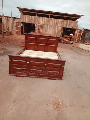 5x6 Sturdy Imperial Chestnut Panel Bed