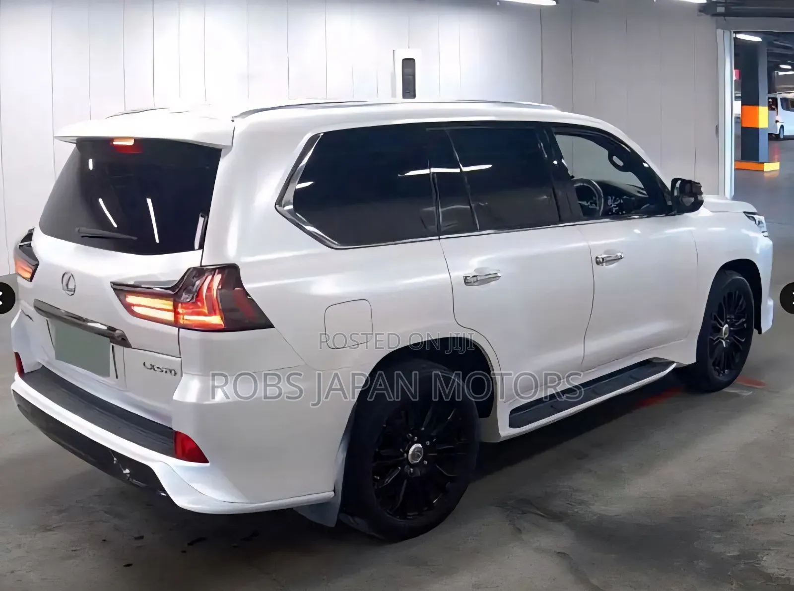 Lexus LX 570 AWD 2019 White