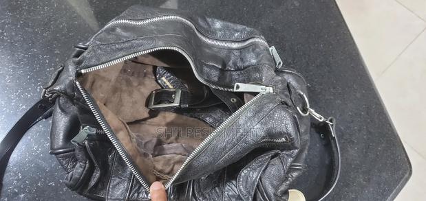 Camera Leather Bag. (Used) - thumbnail 3