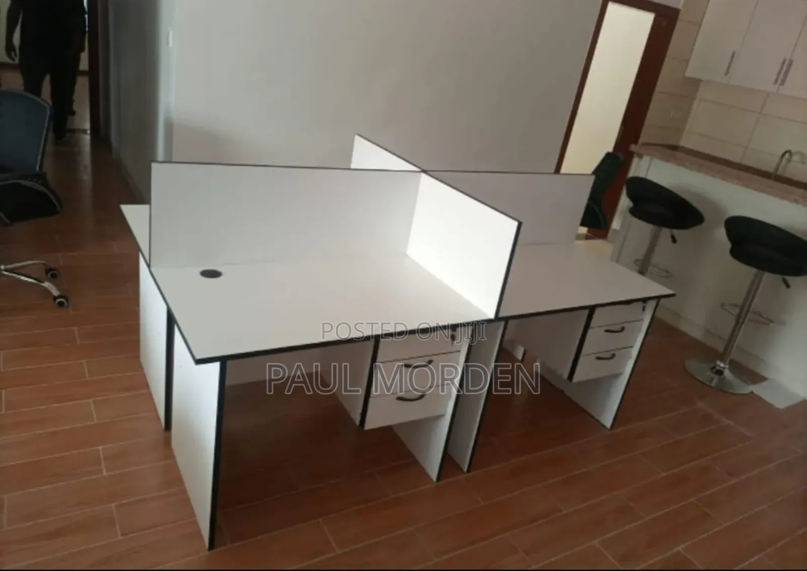 White Table Four Ways Working Station