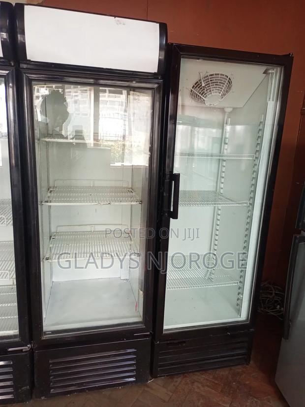 Perfect Performance Display Fridge - thumbnail 2