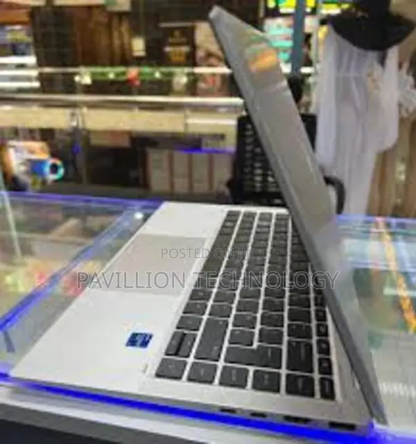 Laptop HP EliteBook 1040 G8 32GB Intel Core i7 SSD 512GB