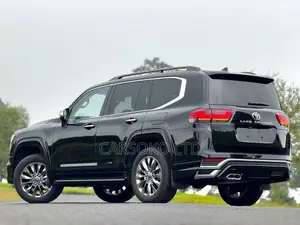 Toyota Land Cruiser 3.3 Diesel 4WD 2022 Black