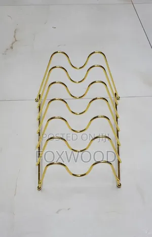 Metallic Plates Stand Now Available.