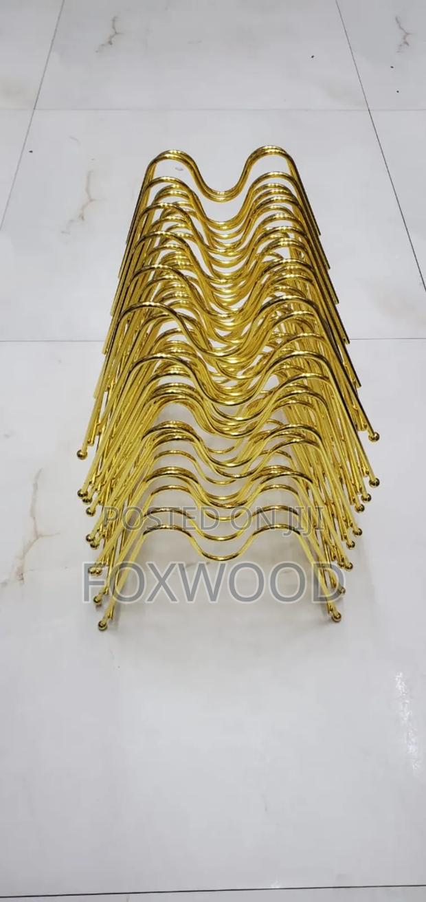 Metallic Plates Stand Now Available. - thumbnail 2