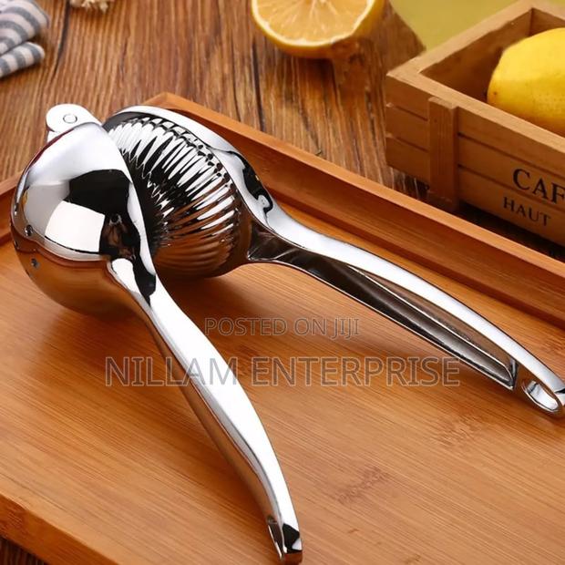 *Heavy Duty Lemon Squeezer