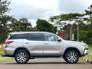 Toyota Fortuner 2.8 D RWD 2018 Silver