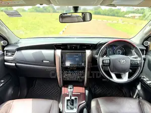 Toyota Fortuner 2.8 D RWD 2018 Silver