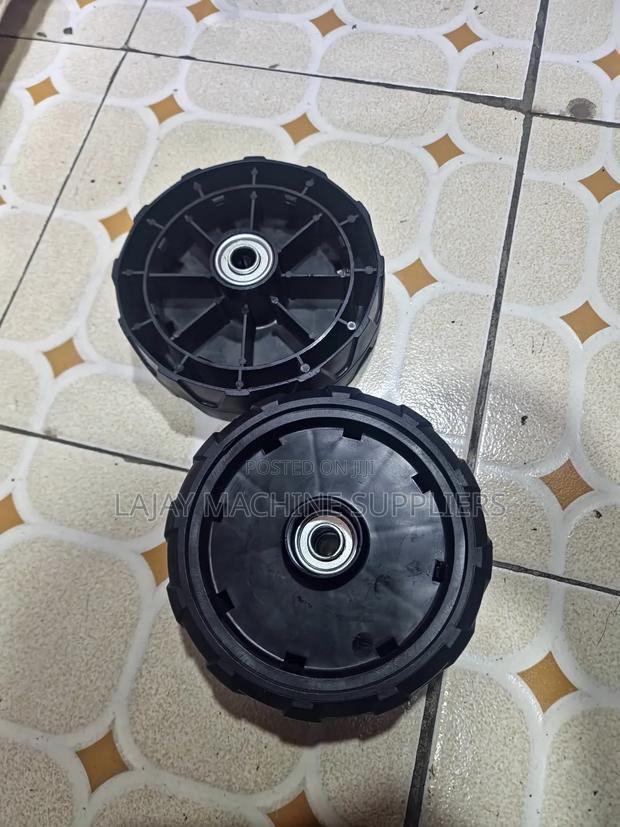 Briggs and Stratton Front Drive Wheel Assembly - thumbnail 2