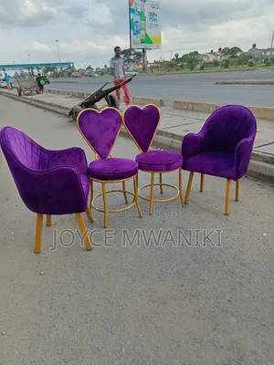 4 Manicure Seats 